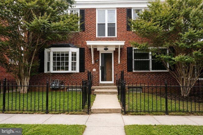 Building Photo - 63 Galveston Pl SW