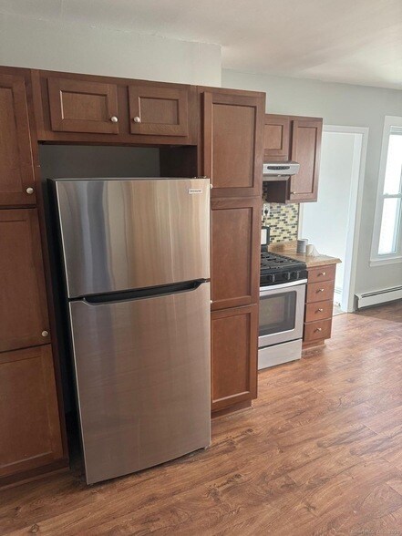 Primary Photo - 422 Lafayette St