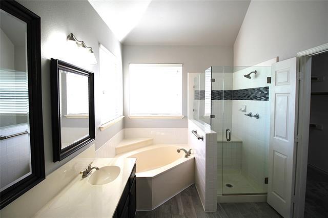 Building Photo - 8502 Linda Vista Dr