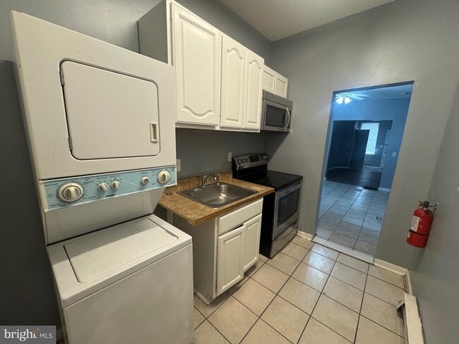 Building Photo - 5000 Litchfield Ave