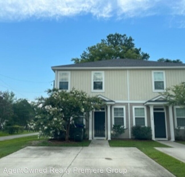 2 br, 2.5 bath House 110 Alston Lane 110 Alston St Summerville SC
