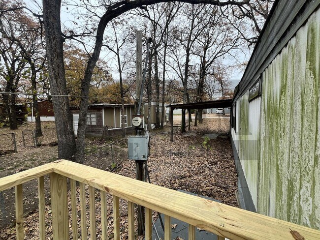 Building Photo - Charming 2-bedroom, 1-bathroom home!