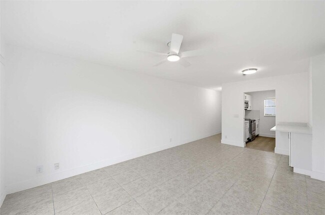 Building Photo - 3228 Coral Ridge Dr