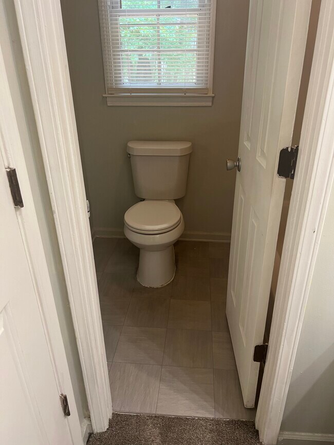 Building Photo - 43 April Ave