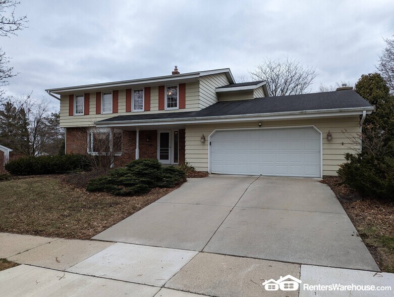 Building Photo - 8861 Greenhill Ln