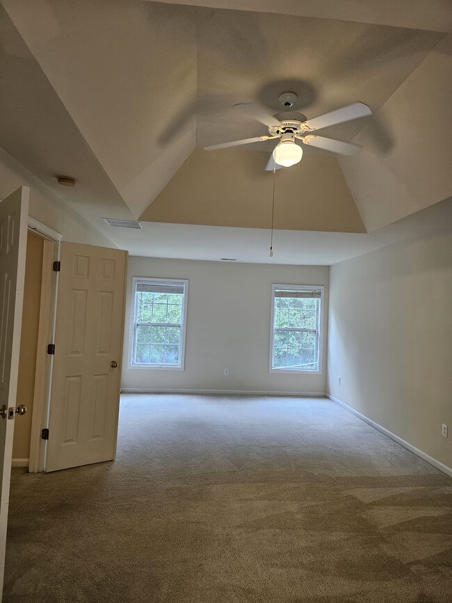 Building Photo - 111 Shairpin Ln