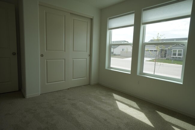 Building Photo - 1402 Hayhook St