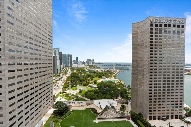Building Photo - 325 S Biscayne Blvd
