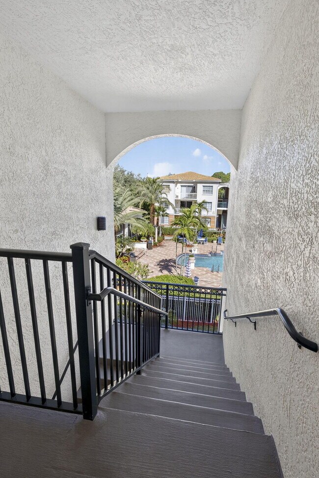 Building Photo - 5301 Myrtlewood Cir E