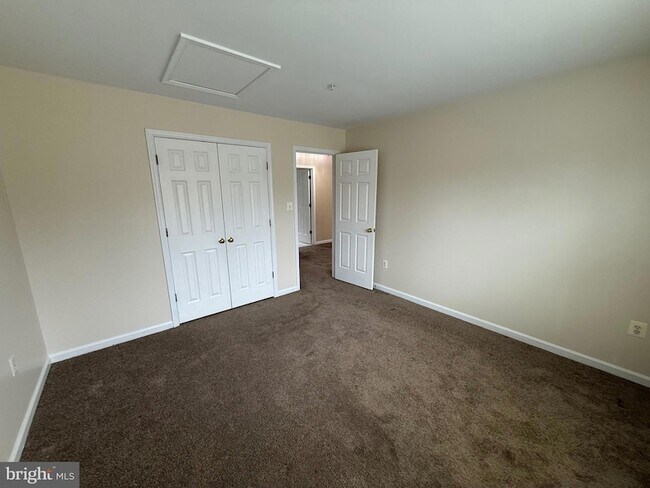 Building Photo - 10106 Garden Valley Ct