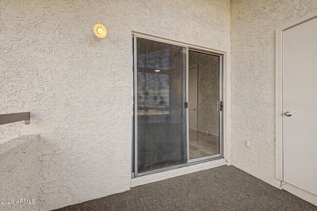 Building Photo - 10610 S 48th St
