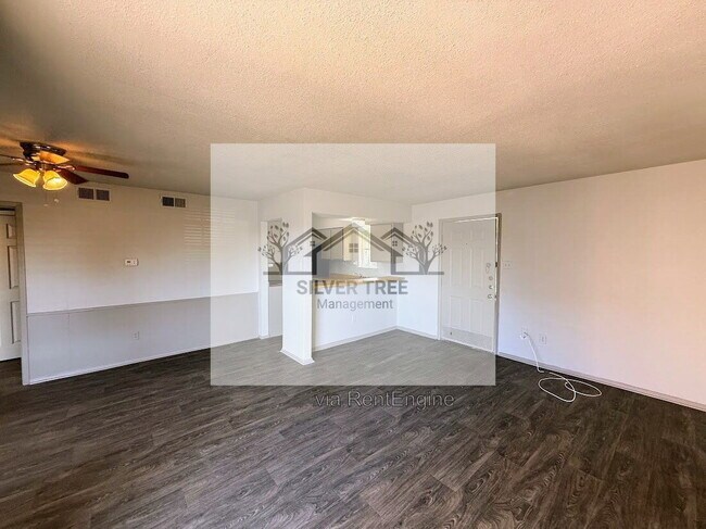 Building Photo - 4820 Wellesley Ave