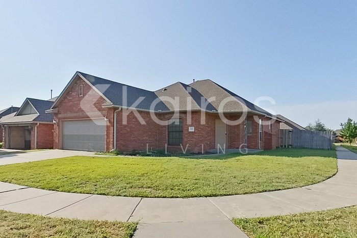 Building Photo - 812 SW 37th St