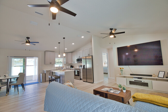 Building Photo - 3887 Hawkeye Cir