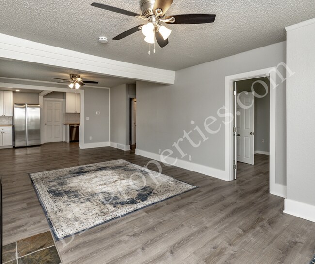 Building Photo - Renovated Tacoma Home