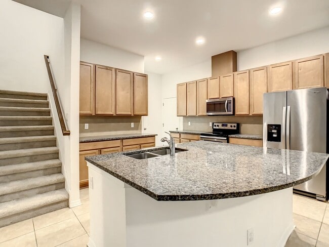 Building Photo - 5 Bedroom at Windstone at Heart of Winderm...