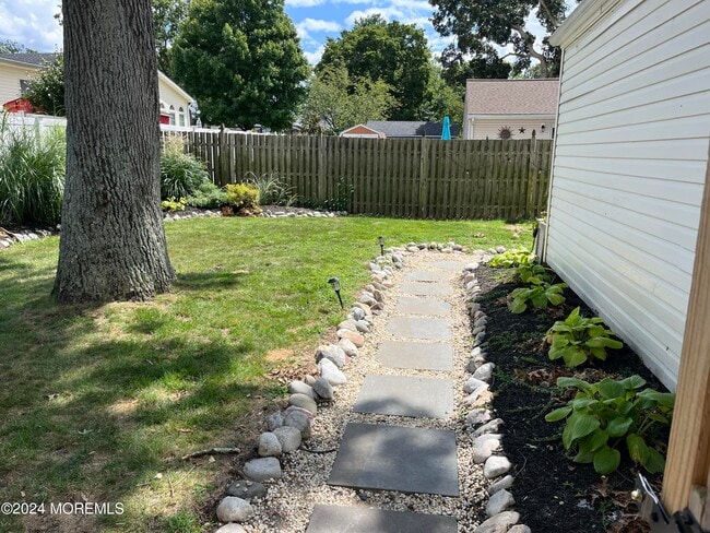 Building Photo - 3915 Smith Dr
