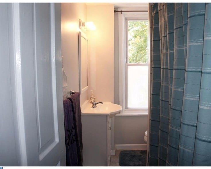 bathroom - 35 E Front St