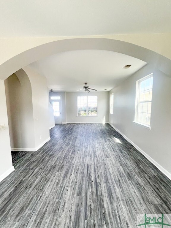 Building Photo - 221 Chapel Lake S
