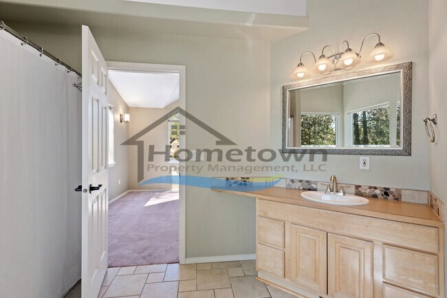 Building Photo - Beautiful Craftsman Home with Amazing Back...