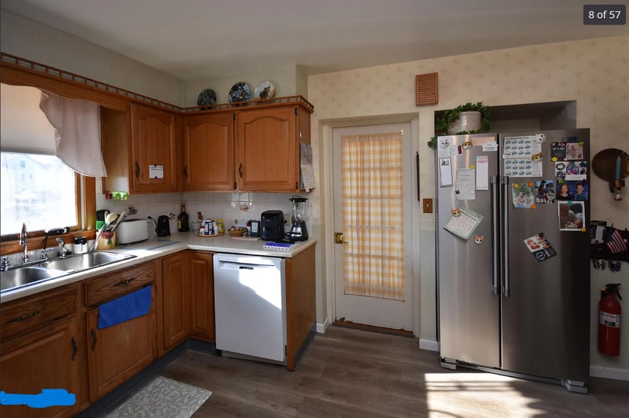 Building Photo - 319 Fenn St