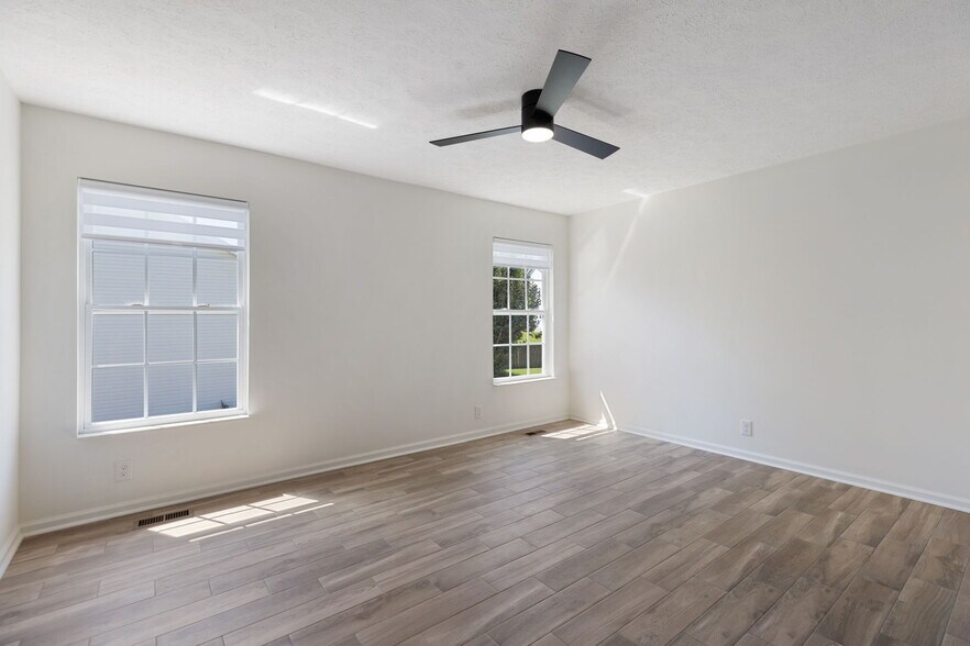 Building Photo - 2150 Blake Dr
