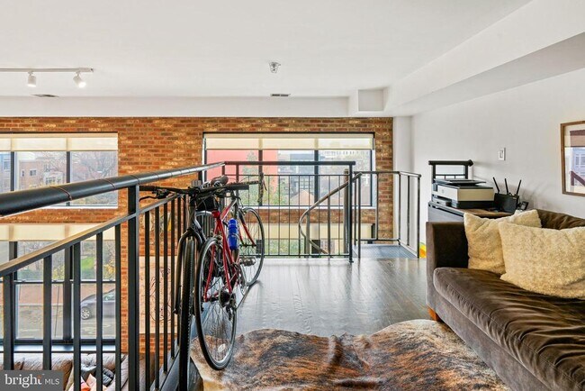 Building Photo - 1111 W St NW