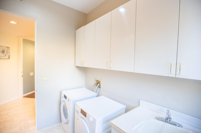Building Photo - 75273 Spyglass Dr