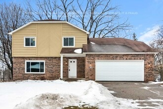 Building Photo - 7323 Paulsen Dr