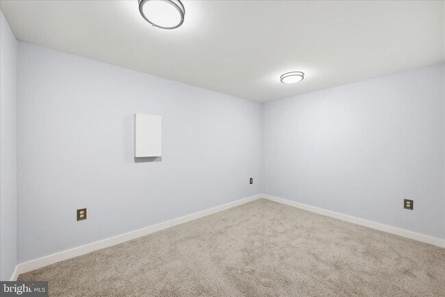 Building Photo - 311 S Buckmarsh St