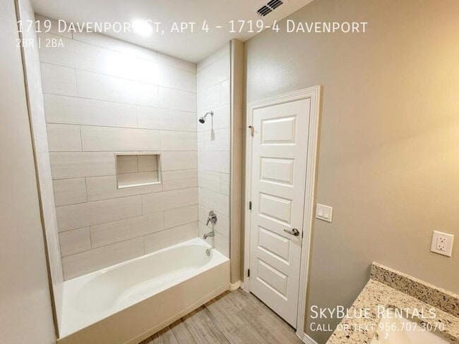 Building Photo - 1719 Davenport St