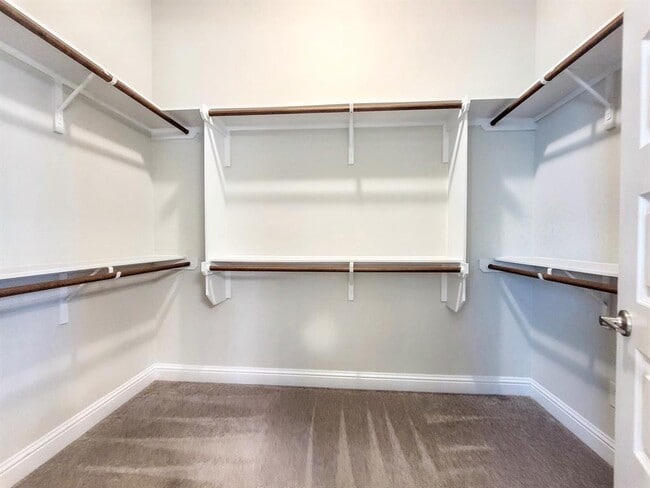 Building Photo - 601 C-Bar Ranch Trl