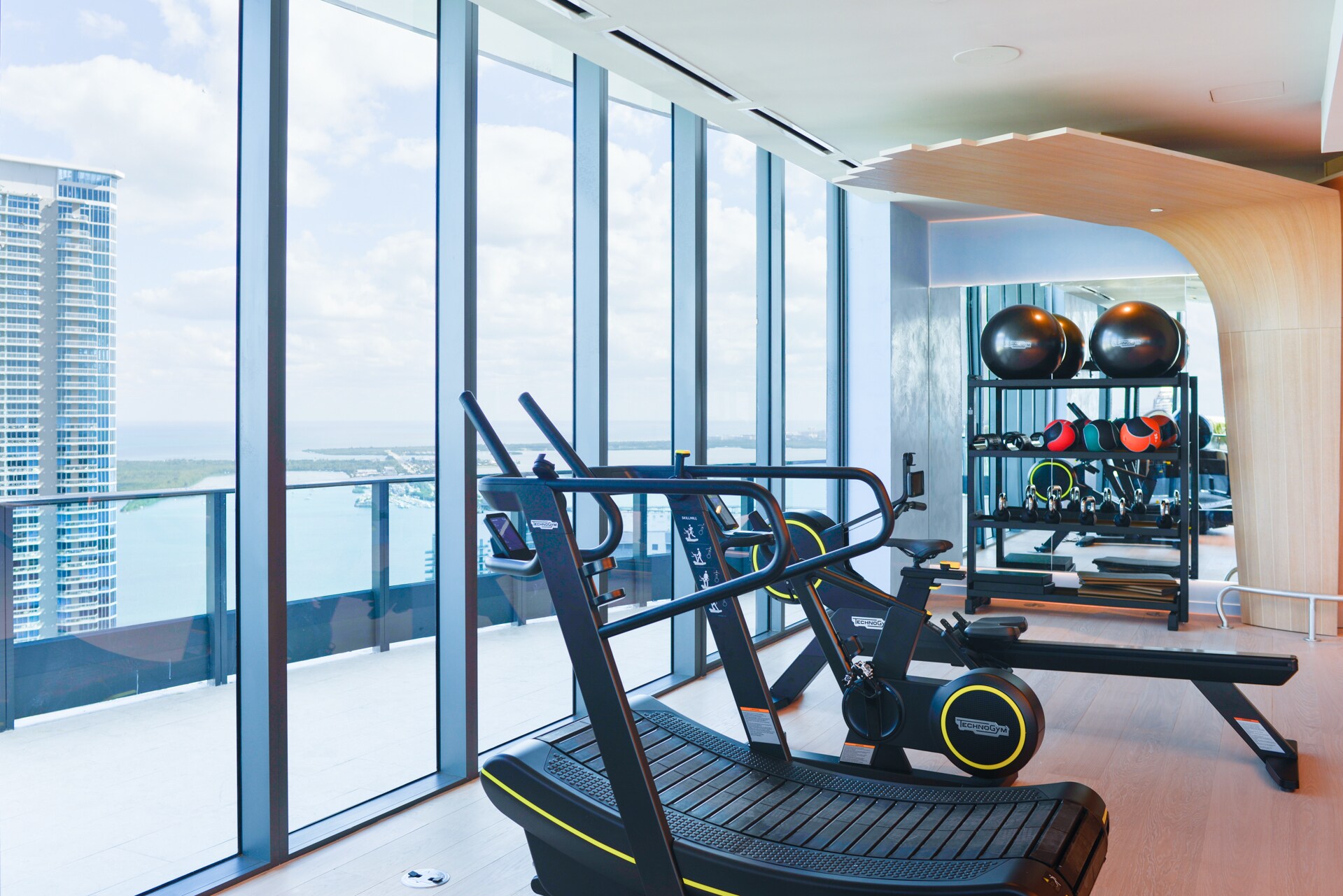 Building Photo - 1000 Brickell Plz