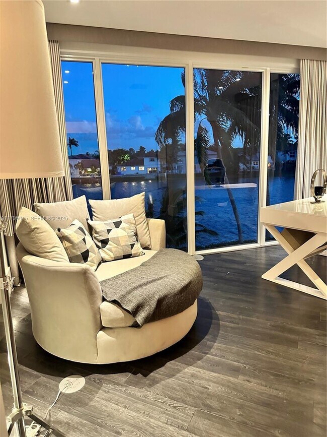 Building Photo - 6801 NW 113th Ct