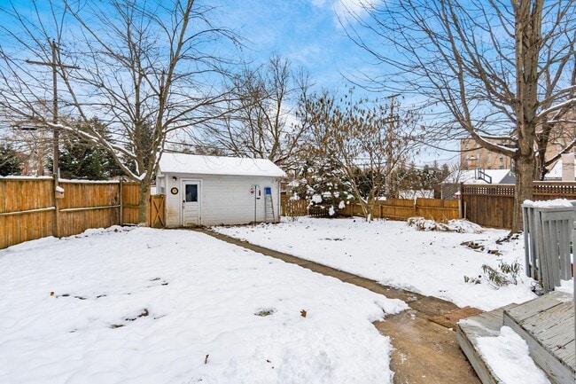 Building Photo - 51 E Schreyer Pl