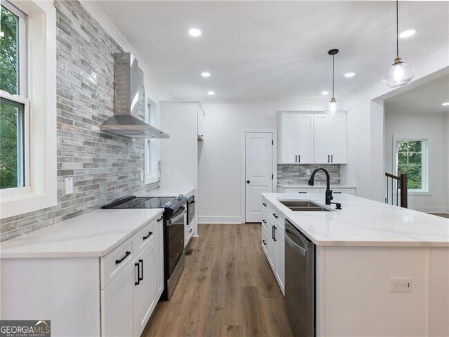 Building Photo - 2438 Shadburn Ferry Dr