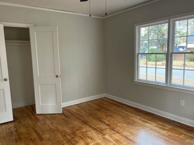 Building Photo - 2227 E 40th St