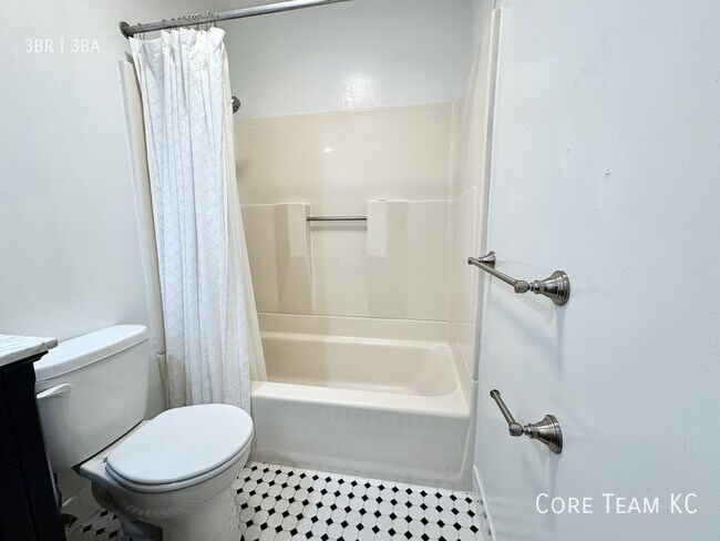 Building Photo - 4420 Jarboe St