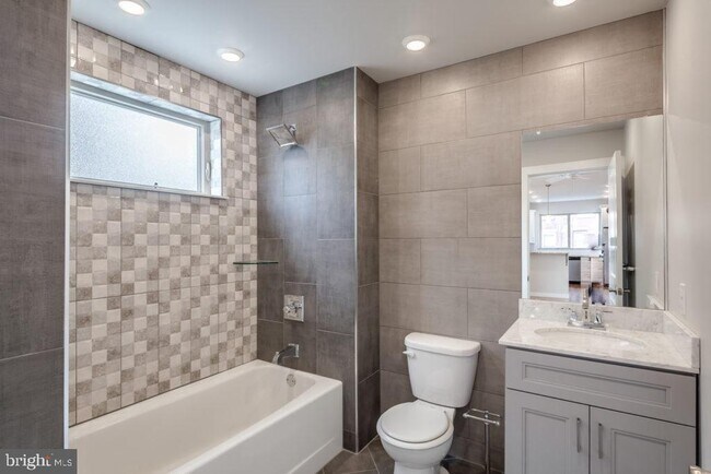 Building Photo - 1712 S 19th St