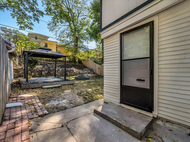 Building Photo - 4241 Prospect Ave