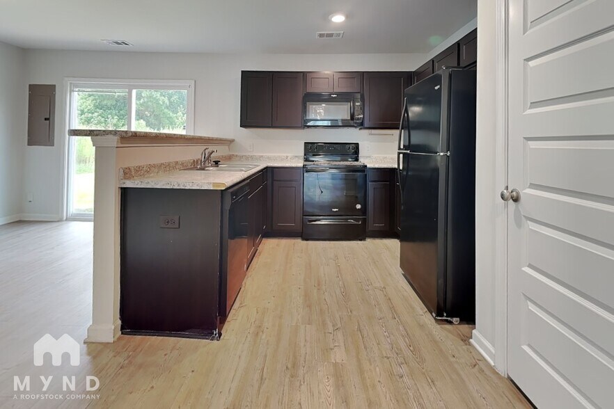Building Photo - 9 Cardinal Ct