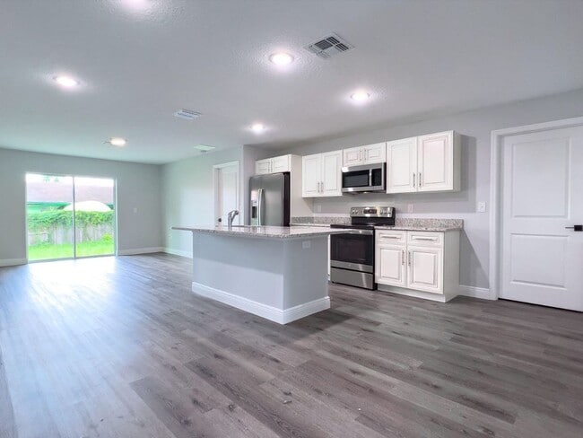 Building Photo - AMAZING NEW CONSTRUCTION!!!! This new home...