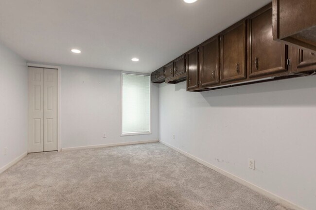 Building Photo - 1211 Meadowridge Trail