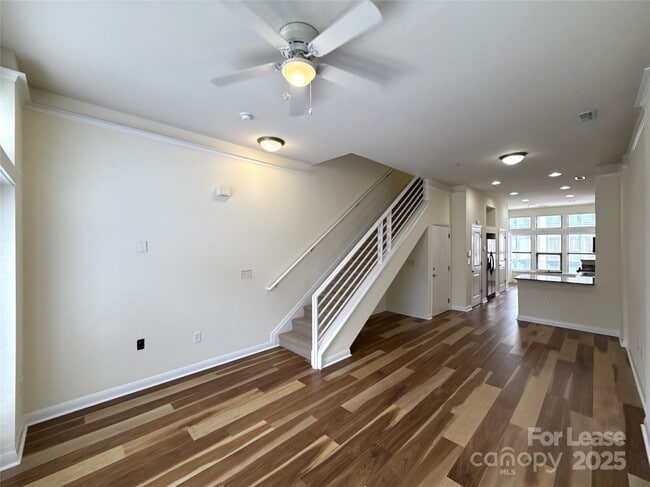 Building Photo - 520 New Bern Station Ct