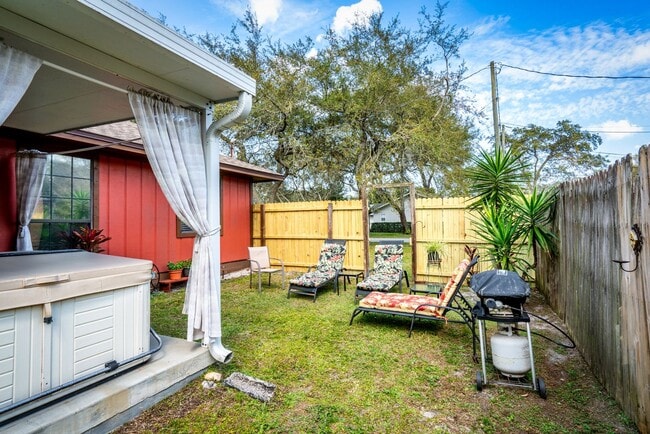 Building Photo - St Augustine Home in Quiet Neighborhood