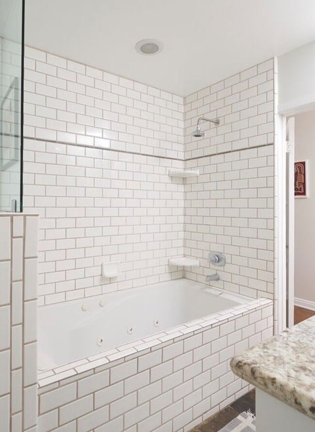 Building Photo - Spacious Silver Lake Charmer 2-bedroom, 1-bath home for Rent.