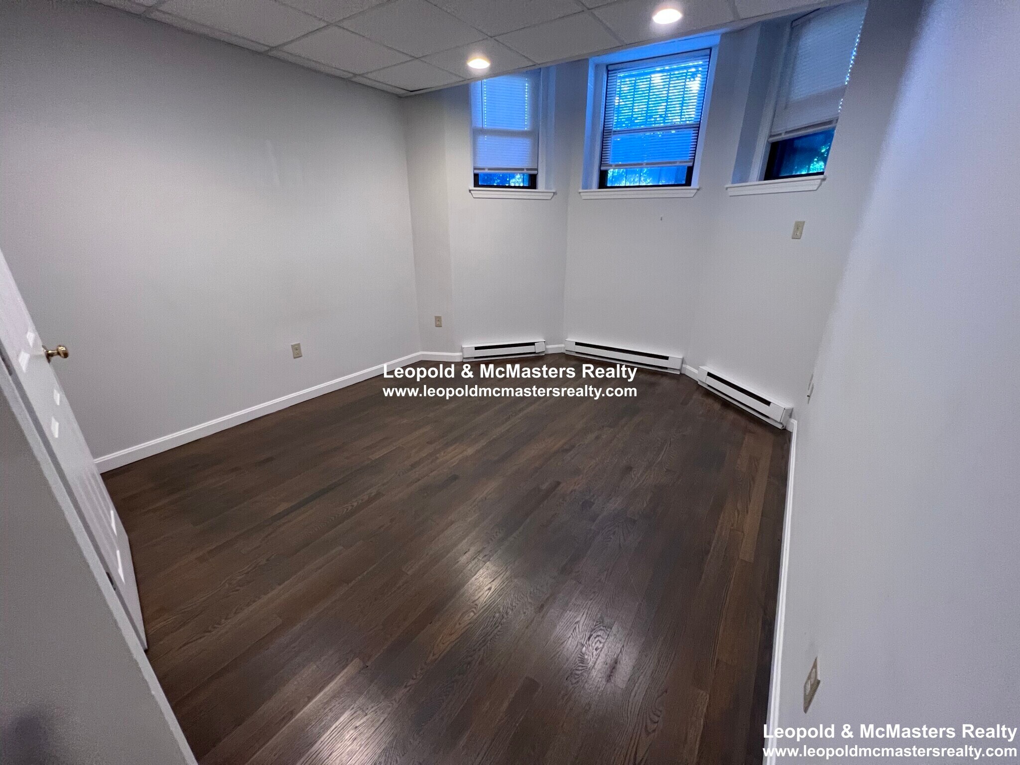 Building Photo - 51 Park Dr