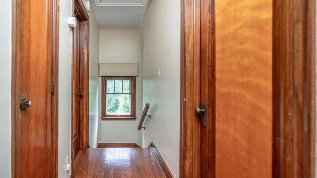 Building Photo - 1205 Miller Ave