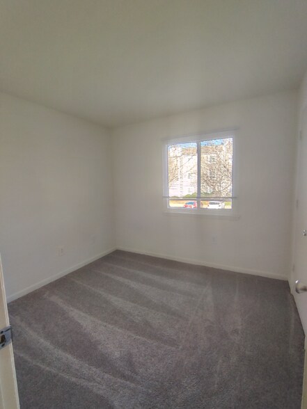 Building Photo - 600 Reusens Rd