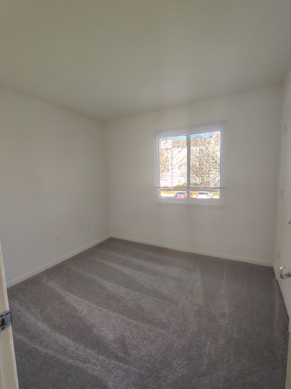 Building Photo - 600 Reusens Rd